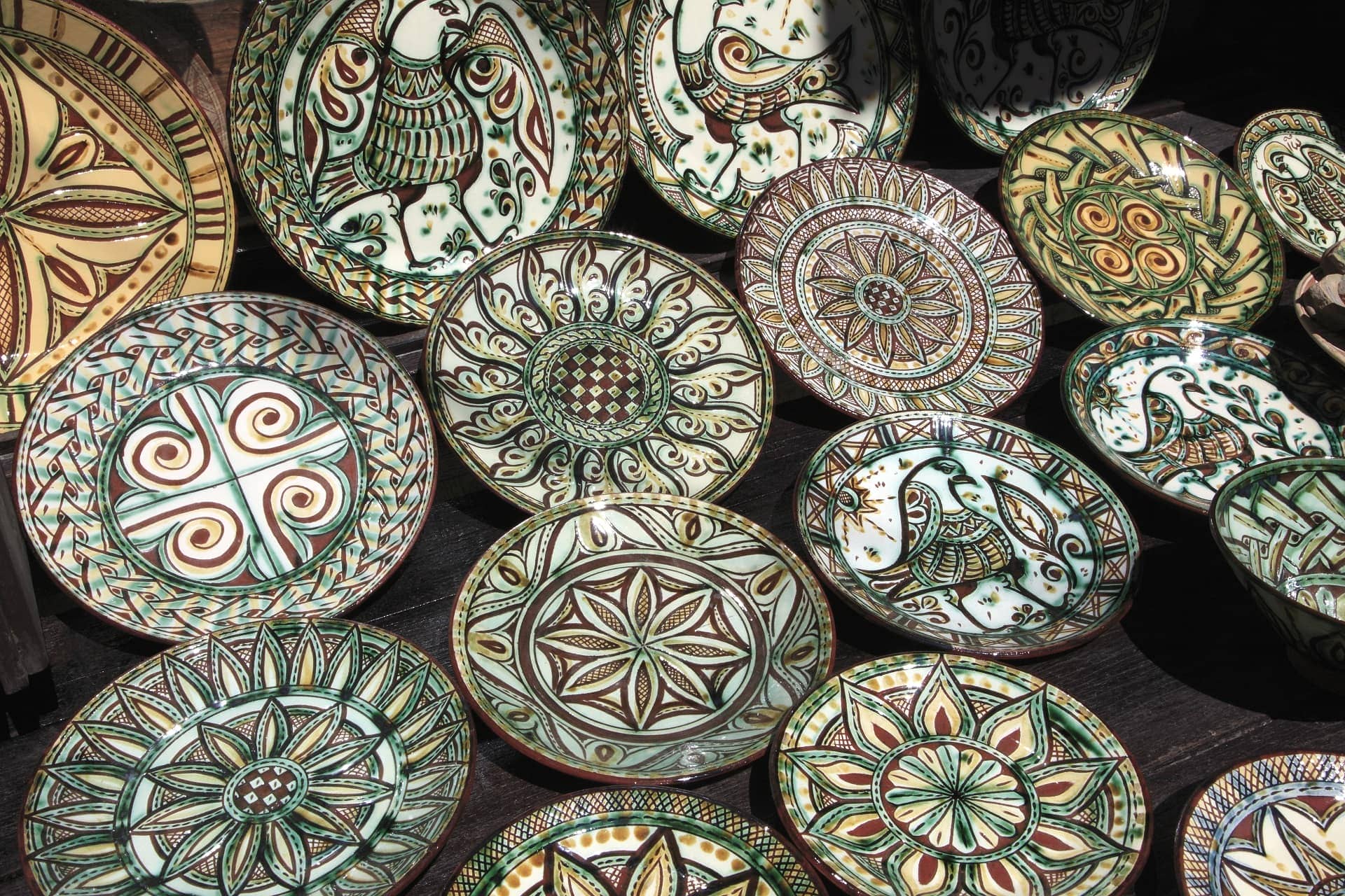 Gdzie szukać atrakcyjnych wyrobów ceramicznych z końcówek kolekcji?